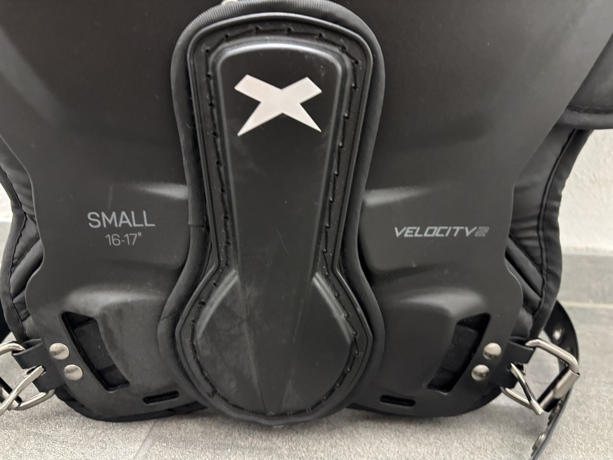 Canottiere & Pantaloni: Schulterpolster XENITH Velocity 2 Grösse S – Usato da Eschlikon TG venduto da fra_yn7f 1