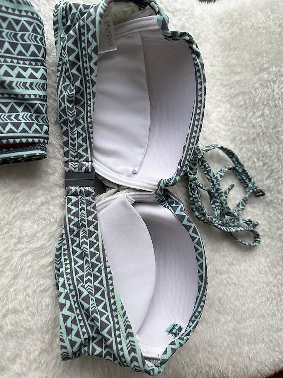 Costumi da bagno & Bikini: Venice Beach Bikini Bandeau 40C – Usato da Wilen b. Wollerau venduto da chocolady 2