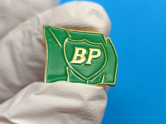 Placchette & Badge: Pin BP - Box 37 – Usato da Köniz venduto da Pinscollect