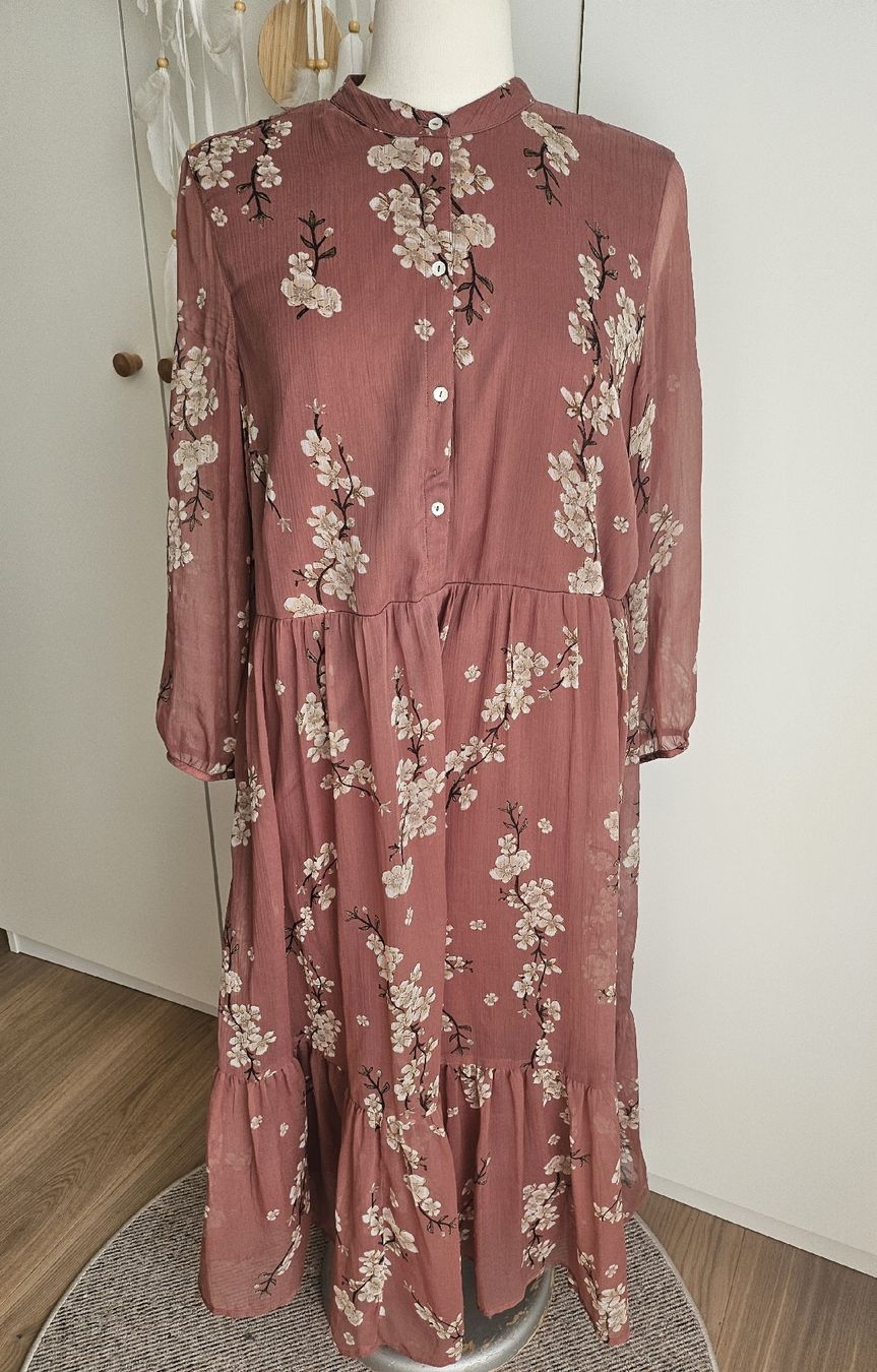 Vero Moda Kleider: Kleid Vero Moda mit Kirschblüten gr.L prune – Gebraucht aus Allschwil von na.wi.90