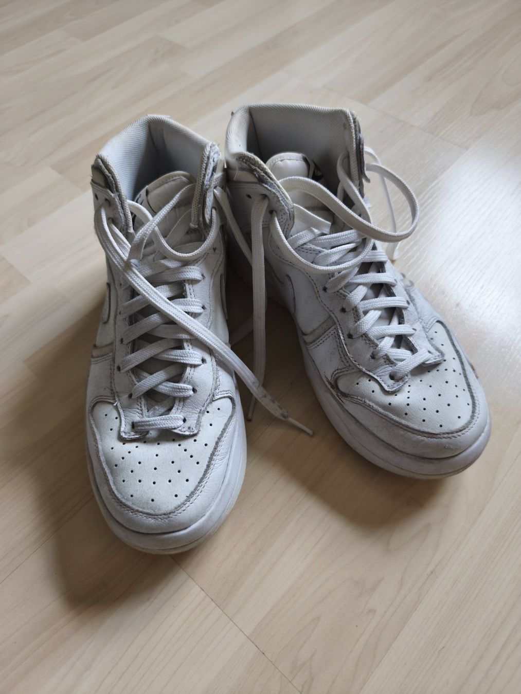 Nike Scarpe da uomo: Chaussure Nike – Usato da Mervelier venduto da loi_69nw