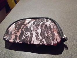 Täschchen rosa/schwarze Spitzen, Avéne