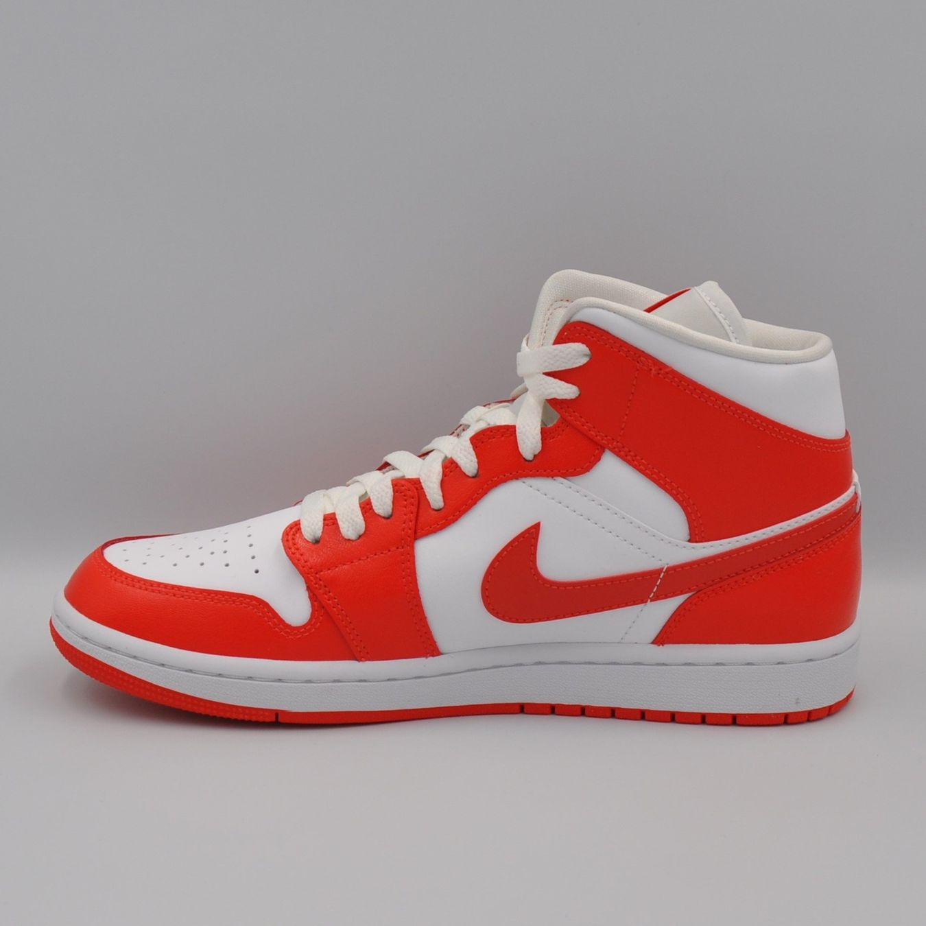 Jordan Scarpe da uomo: Jordan 1 Mid Syracuse 42.5 – Nuovo e nell'imballaggio originale da Bern venduto da SneakerheavenLT 2