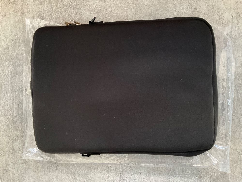 Guess Laptop Case Kaufen auf Ricardo