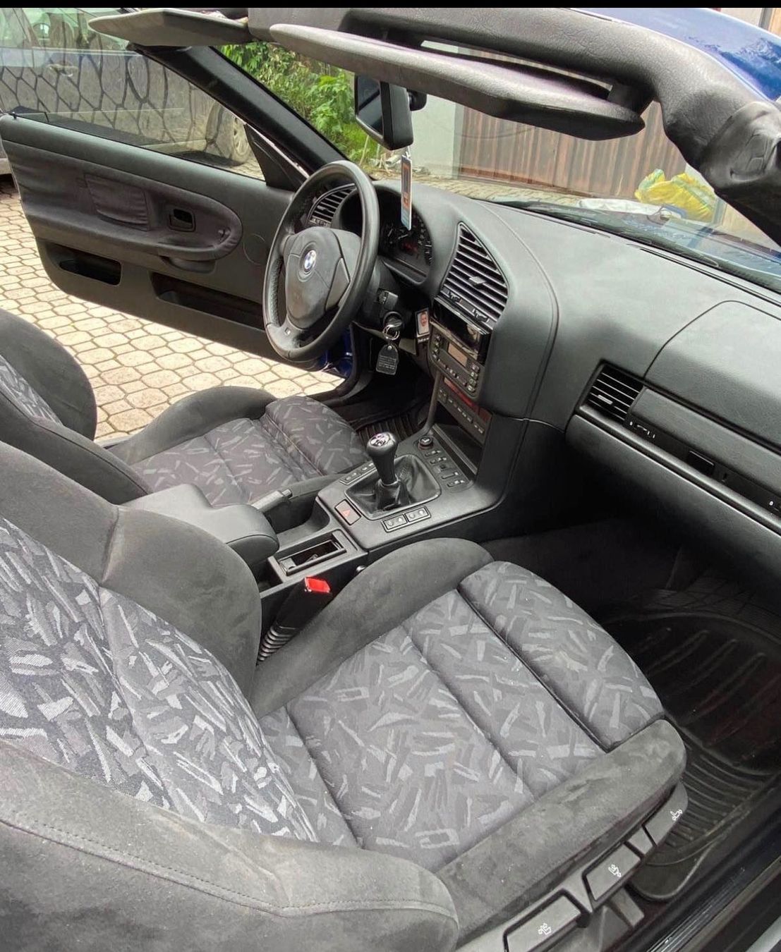 BMW Automobili: Bmw e36 cabrio wenig KM, Preis verhandelbar – Usato da Allschwil venduto da jar_rt8z 5