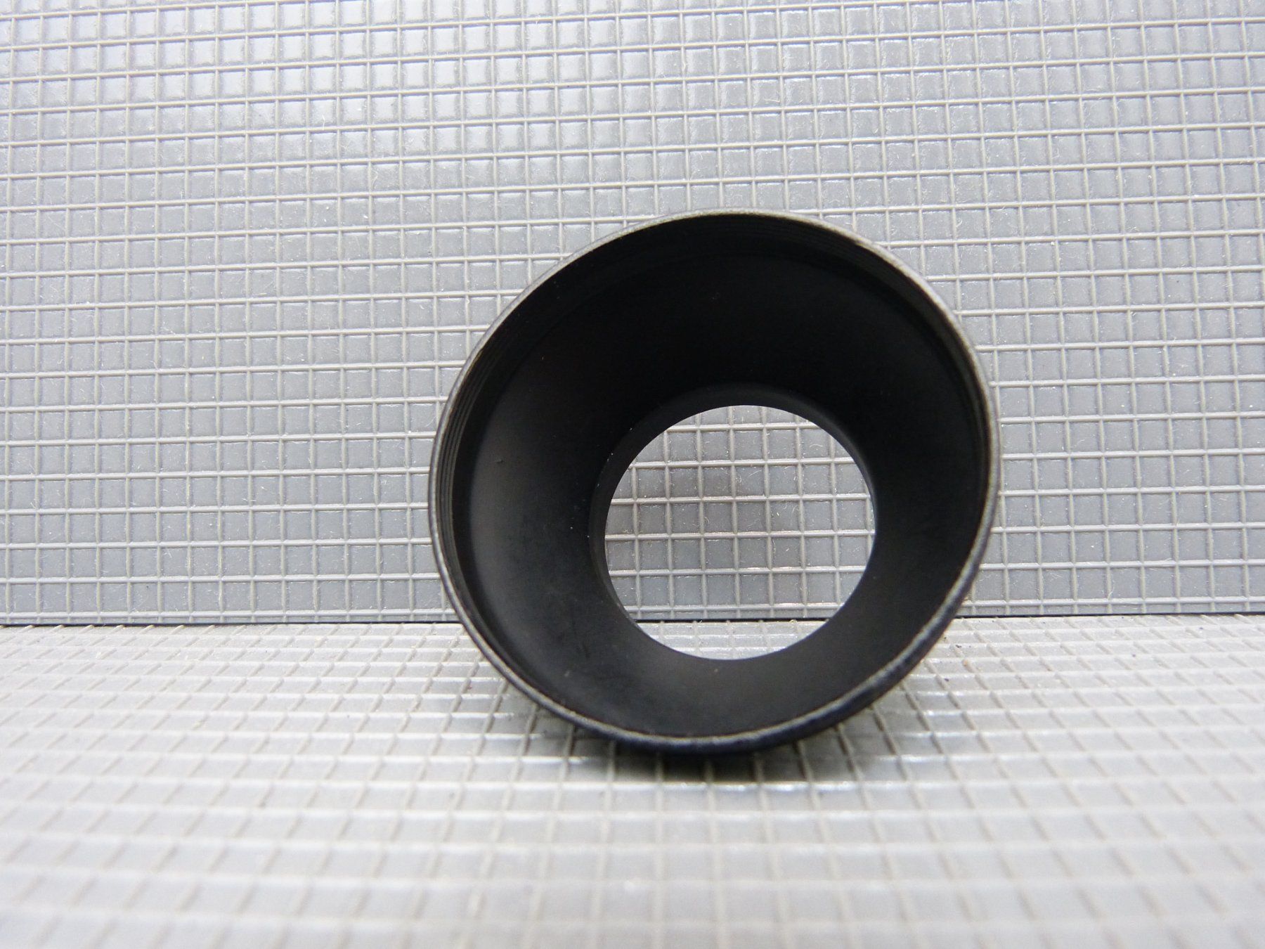 Obiettivi: Sonnenblende 28mm Gewinde aus Metall – Usato da Rheineck venduto da mur.man 2