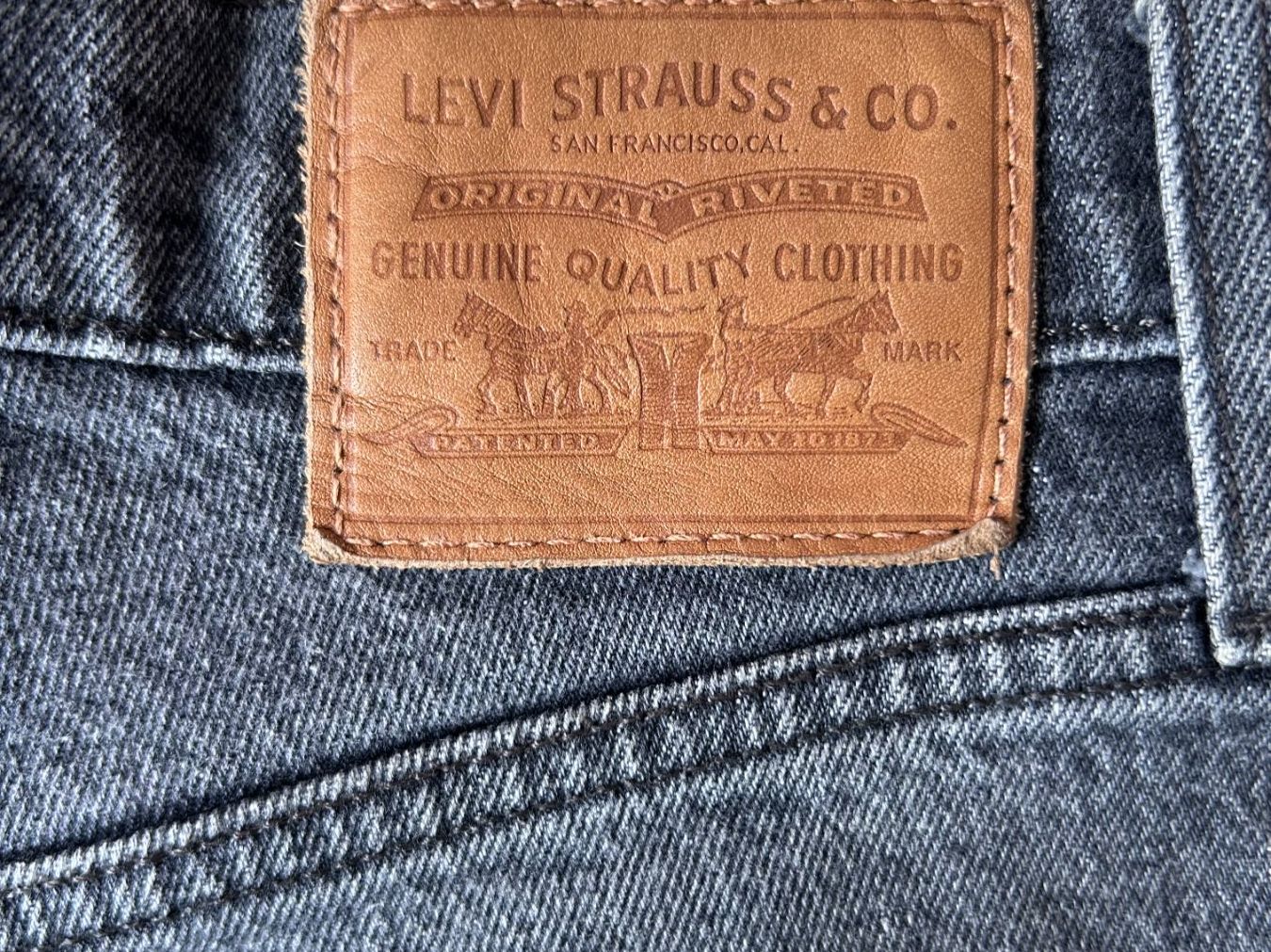 Levi's Jeans: Levi's Ribcage Straight Jeans – Usato da St. Gallen venduto da look-twice 3
