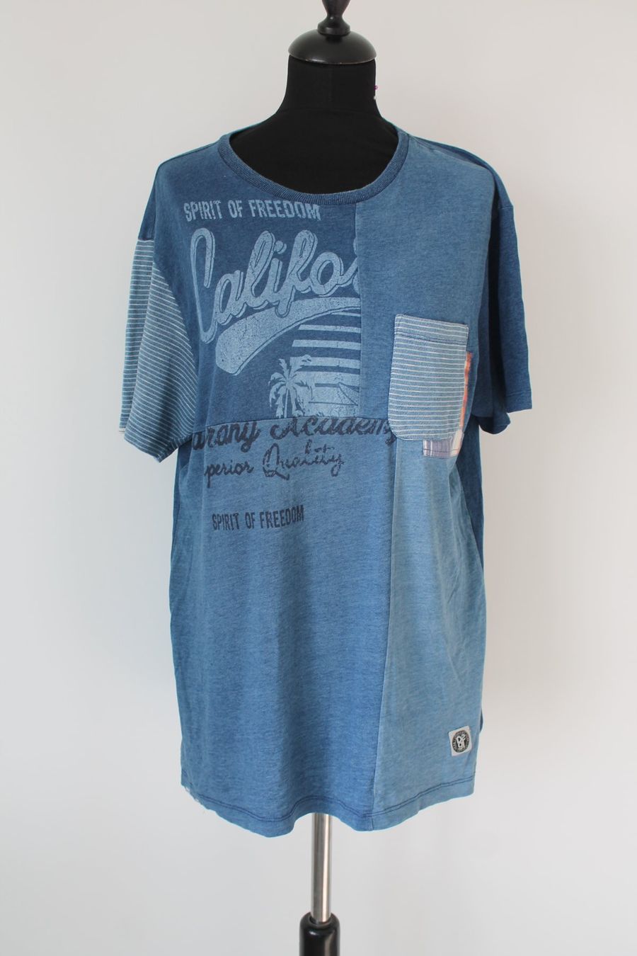 Desigual T-shirt: T-Shirt DESIGUAL taille M – Usato da Chez-le-Bart venduto da jasse