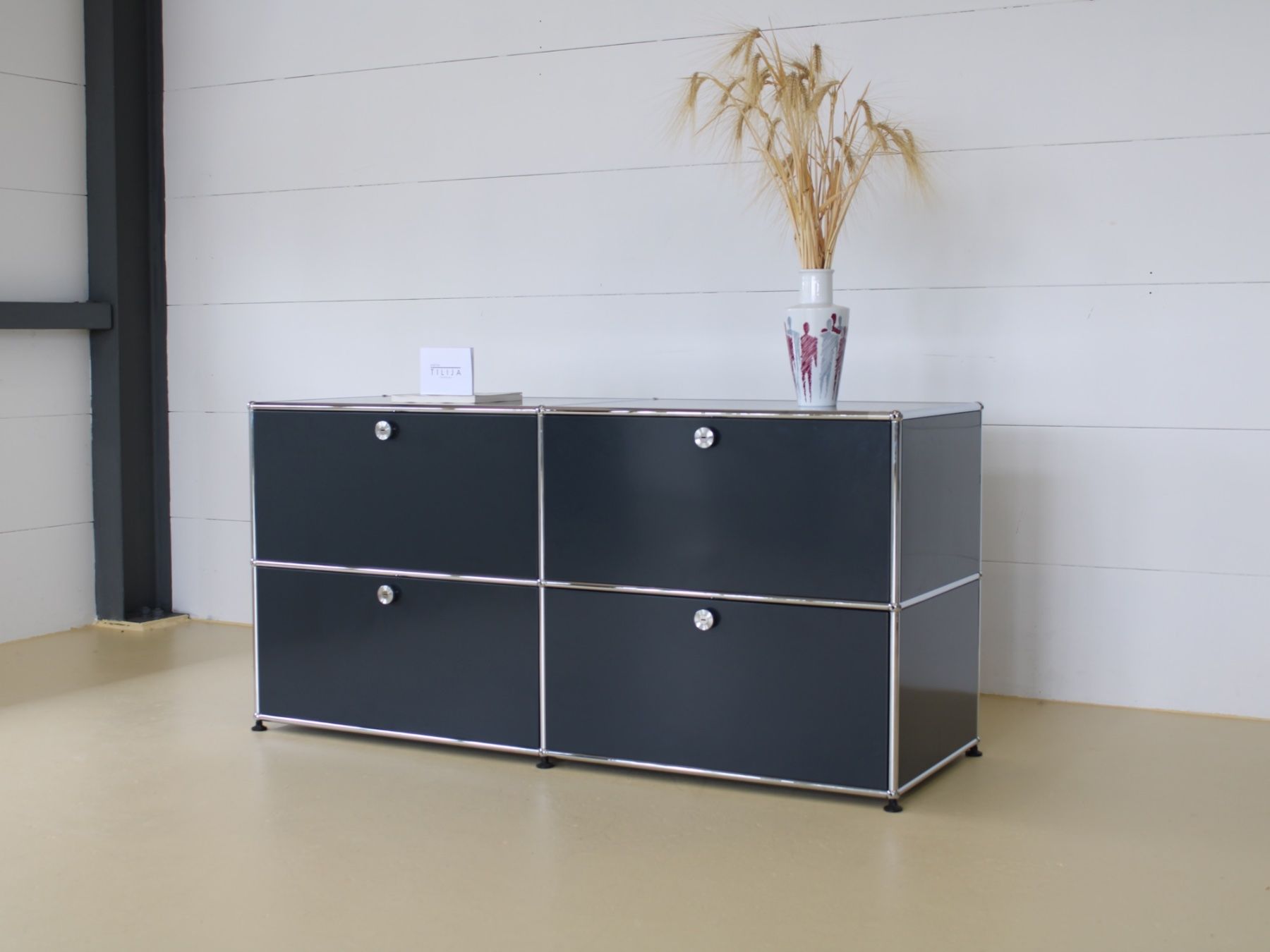 USM Cassettiere: USM Sideboard in Anthrazitgrau – Usato da Meinisberg venduto da atelier_TILIJA