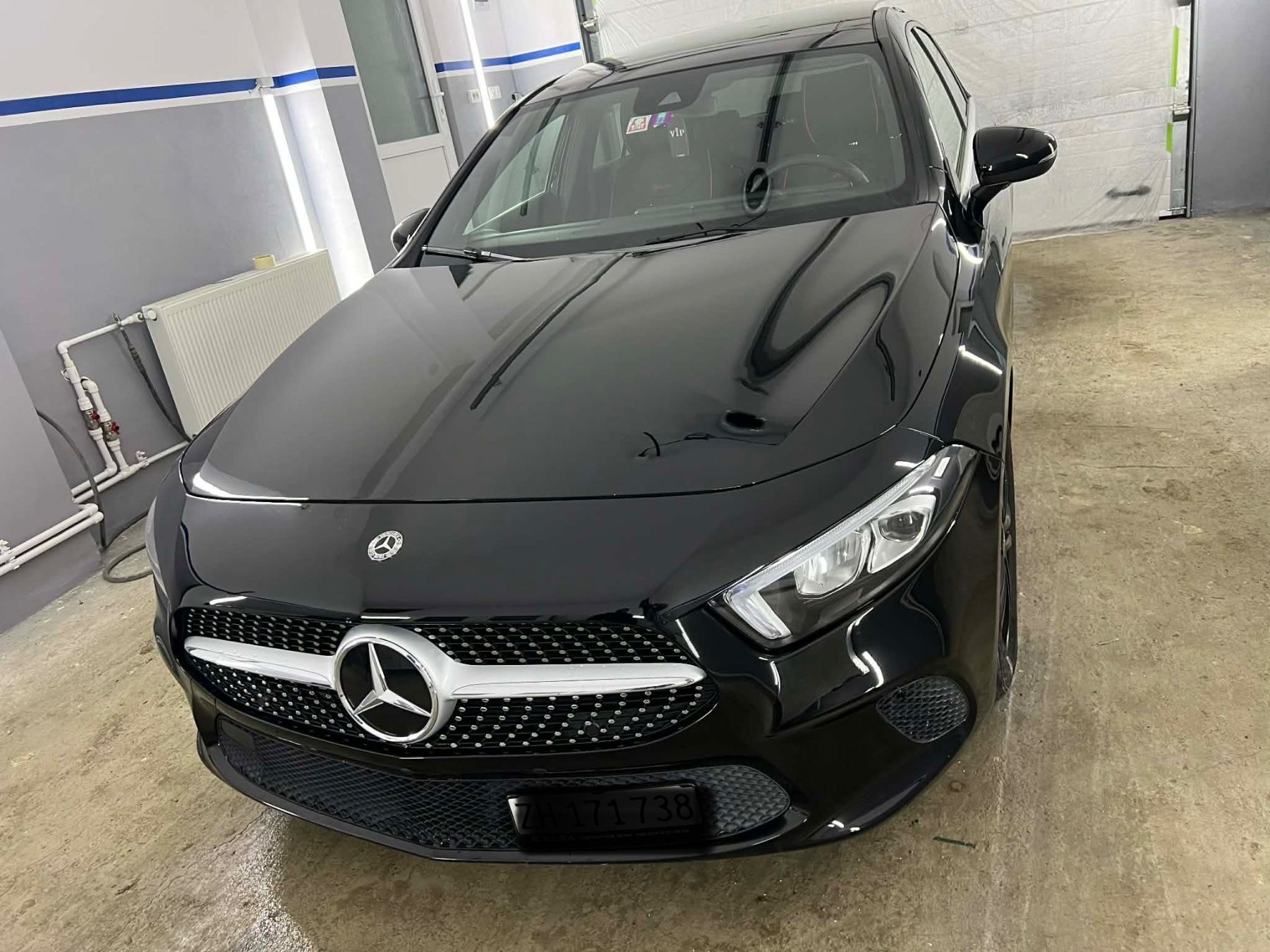 Mercedes-Benz Automobili: Mercedes Benz – Usato da Bassersdorf venduto da Elekes