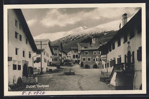 Cartoline postali: AK Zuoz, Dorfplatz mit Brunnen – Usato da Berlin venduto da bartko-reher