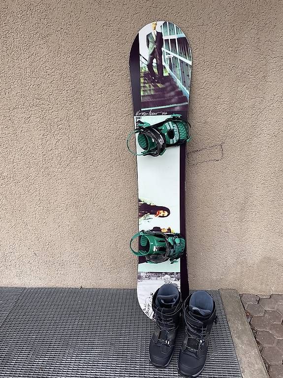 Board: Snowboard inkl. Schuhe – Usato da Huttwil venduto da Silu.-h