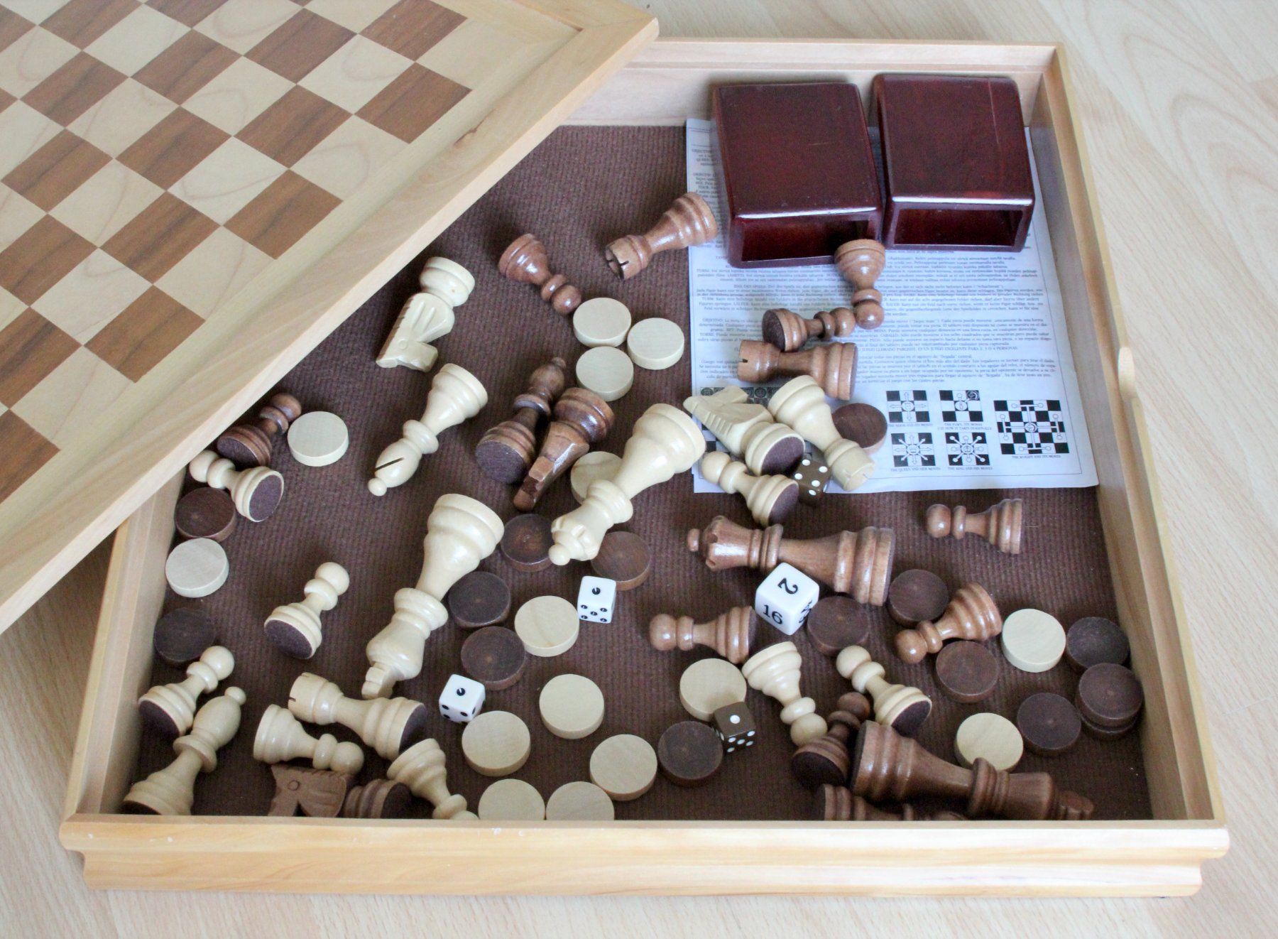 Spiele: Schach, Dame, Backgammon in Holzkiste – Gebraucht aus Münchenstein von brigser 4