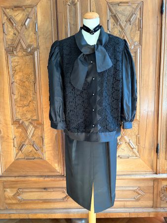 VINTAGE Jacke 100% Seide  /Spitze und wunderschöne Knöpfe/