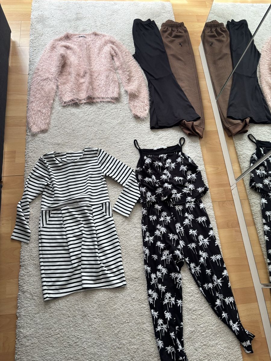 Lotti & Set di vestiti: Kleiderpaket Grösse 134 – Usato da Winterthur venduto da Bilure 3