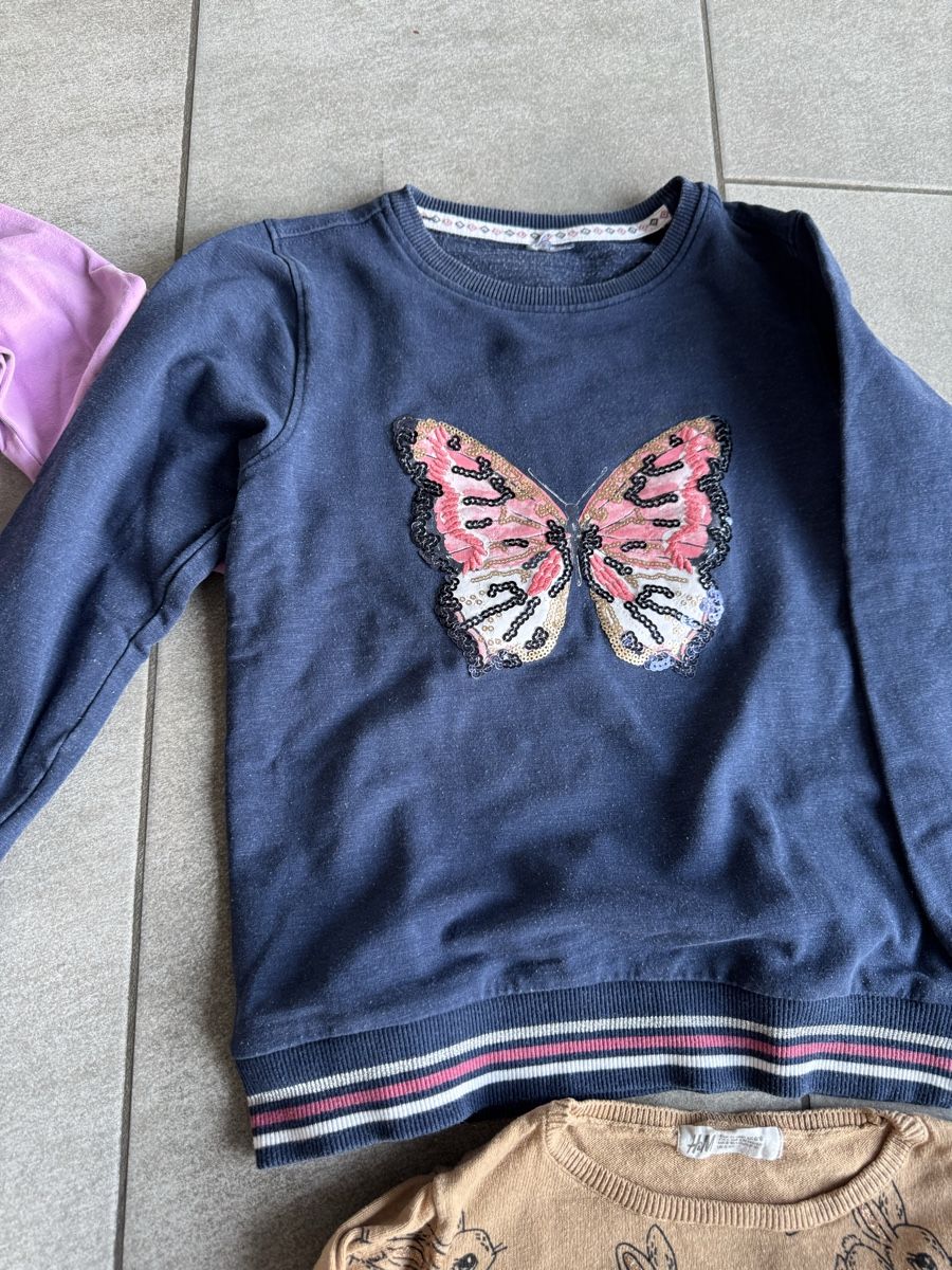 Pulls et sweat-shirts: Pullis 134/140 – D'occasion à Glattfelden par Gloeckchen 2