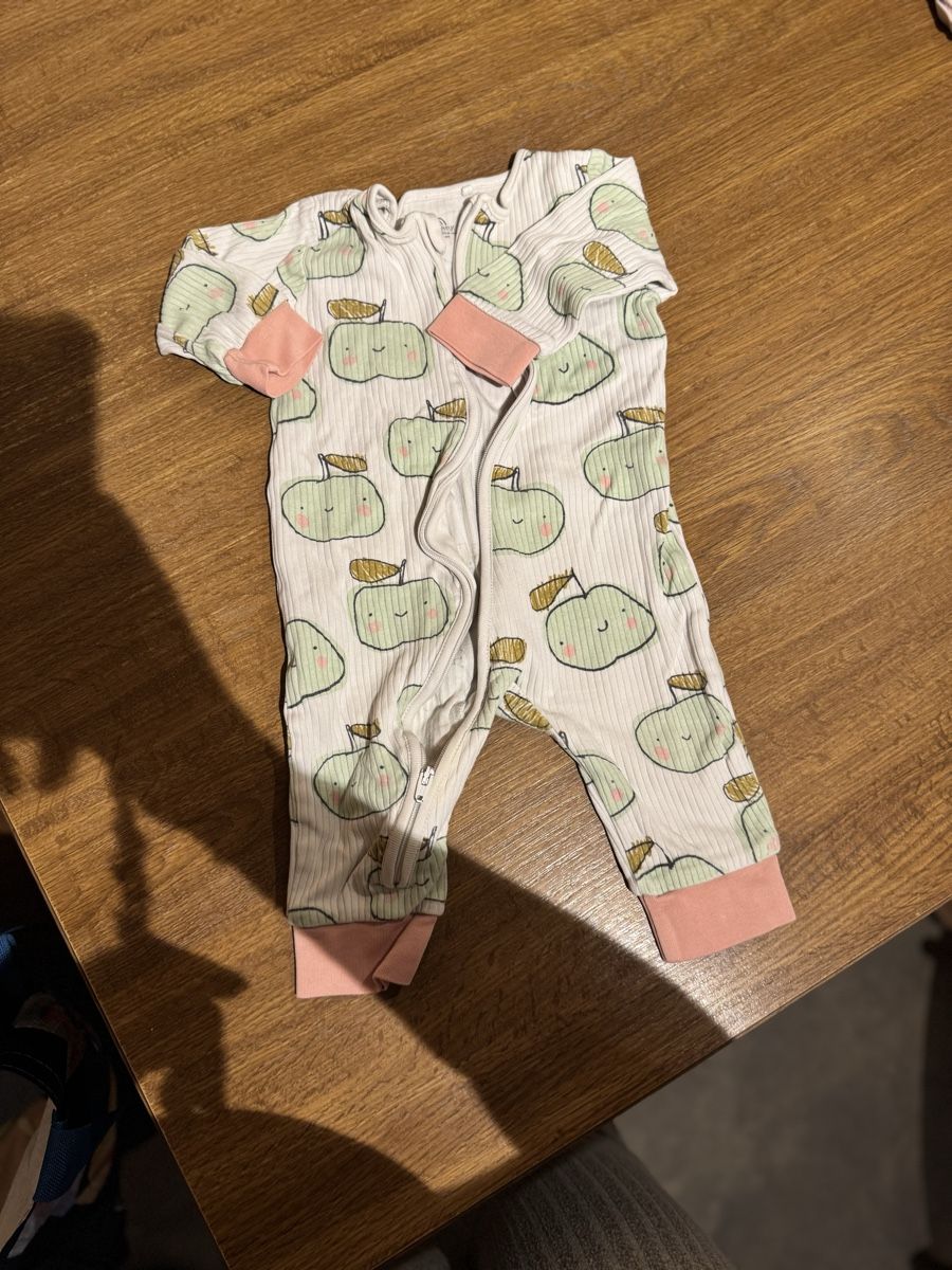 Ensembles coordonnés: 4 pyjamas 6-9moiy – D'occasion à Erde par Kitkatekate 3