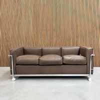 Cassina LC2 Dreisitzer-Sofa in Schokoladenbraunem Leder