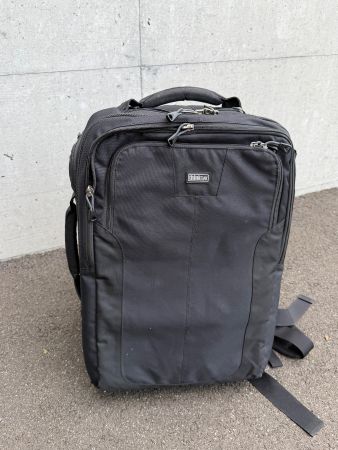 Think Tank Airport Accelerator Rucksack schwarz guter Zus...