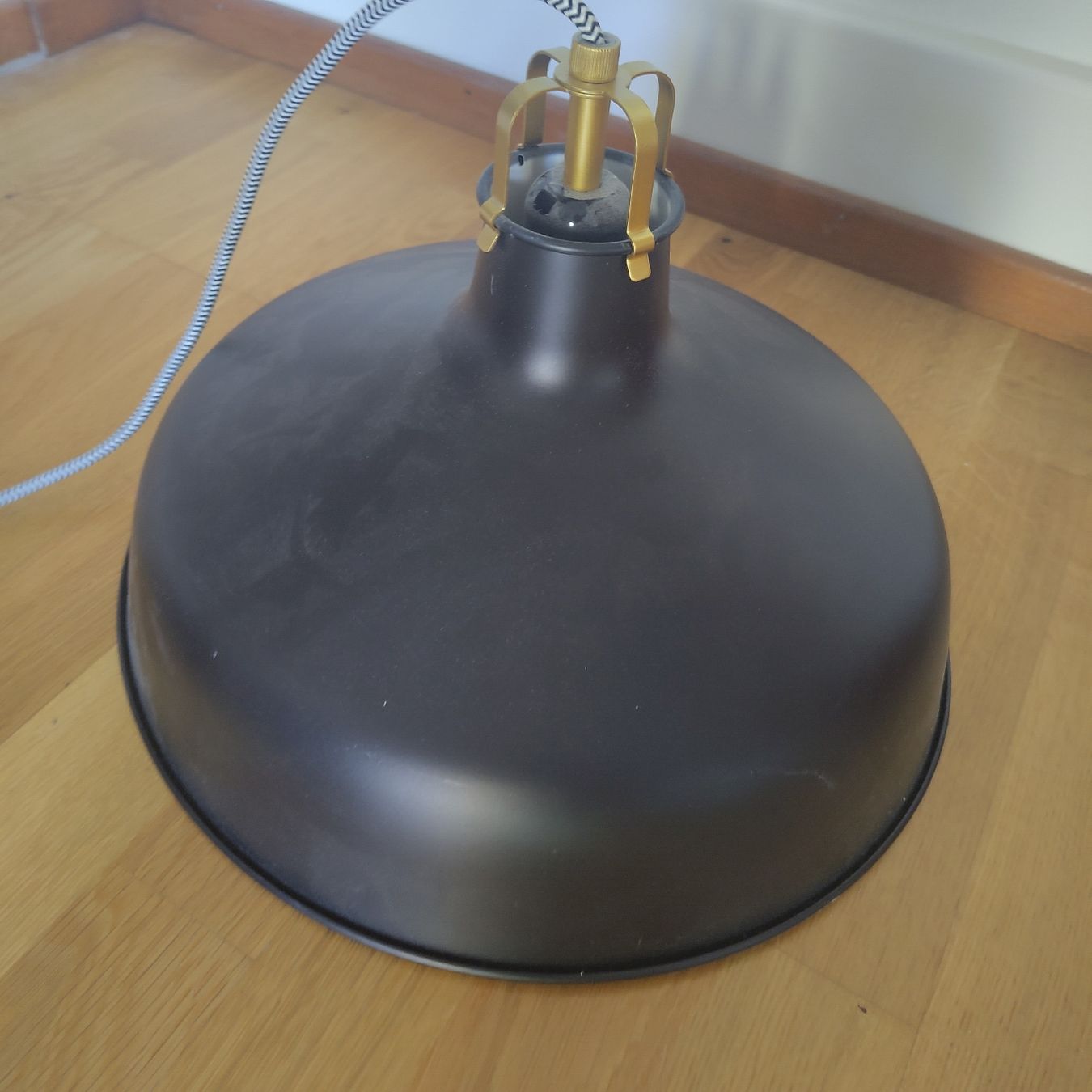 Ikea Lampadari & plafoniere: Schwarze Hängelampe Industrial Look – Usato da Bern venduto da clr_g2rj 5