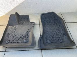 Set de deux tapis en caoutchouc pour Jeep Renegade avec logo