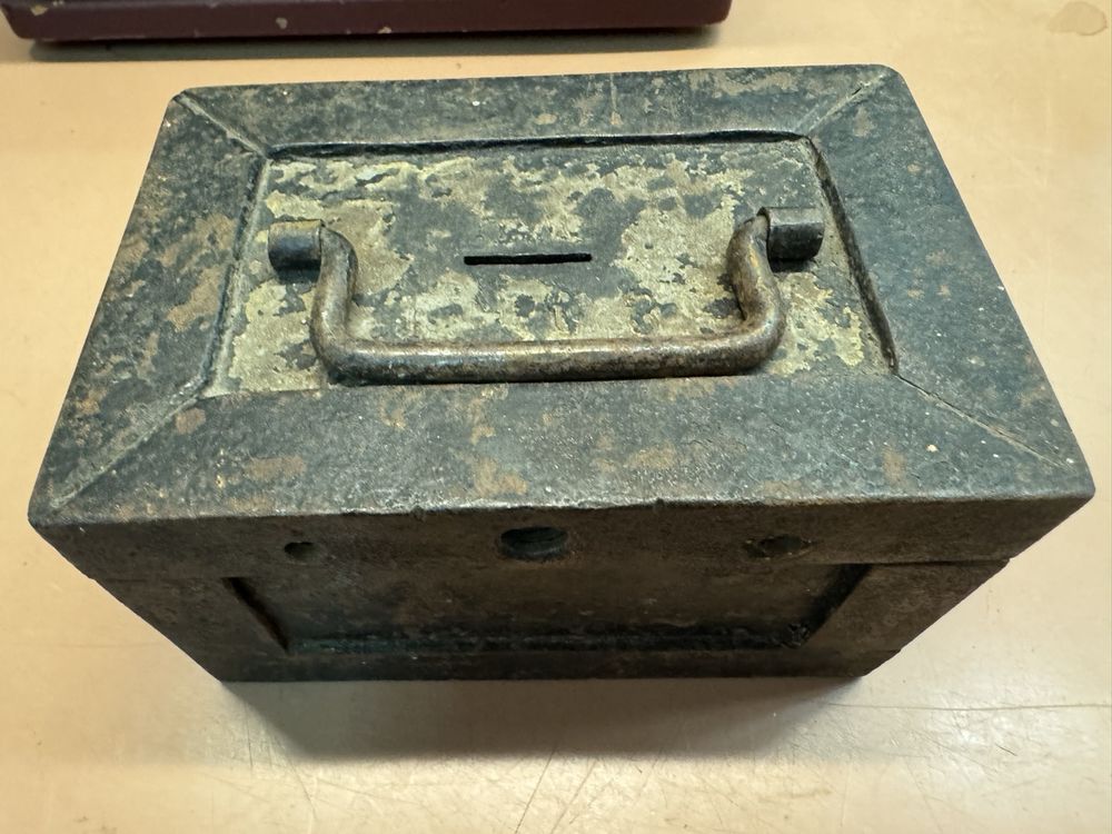 Antike Eisenkasse C.MEPPER (Gebraucht) in Chur für CHF 55 – mit ...