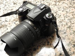 Nikon D90 mit nur 13.753 Auslösungen ---------- NEUWERTIG