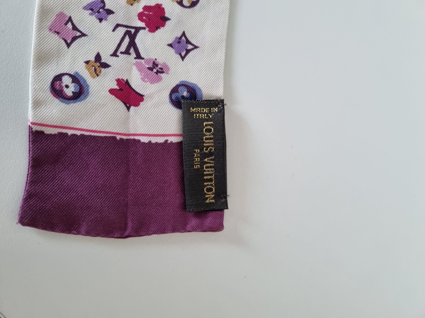 Louis Vuitton Foulard & Sciarpe: Louis Vuitton Bandeau Monogram – Nuovo (secondo la descrizione) da Zofingen venduto da Felpa 2