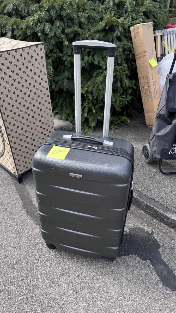 Samsonite Valigie: Lightweight Cabin Suitcase - Perfect for Summer Trips! – Difettoso da Stäfa venduto da Pandorasbox2021