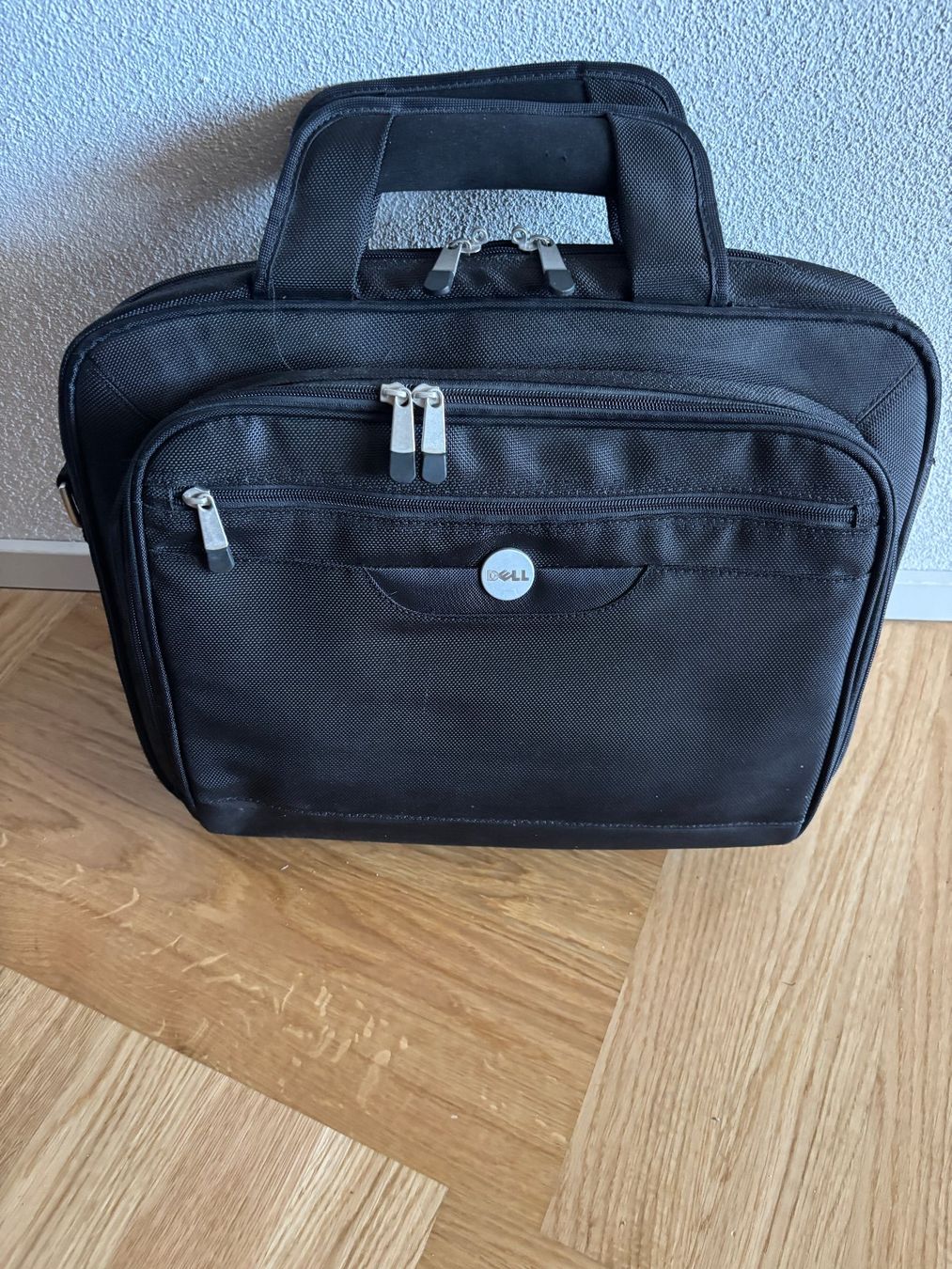 Dell Notebook: Schwarze Notebook-Tasche  von Dell neu – Nuovo e nell'imballaggio originale da Birmensdorf ZH venduto da Jpiano