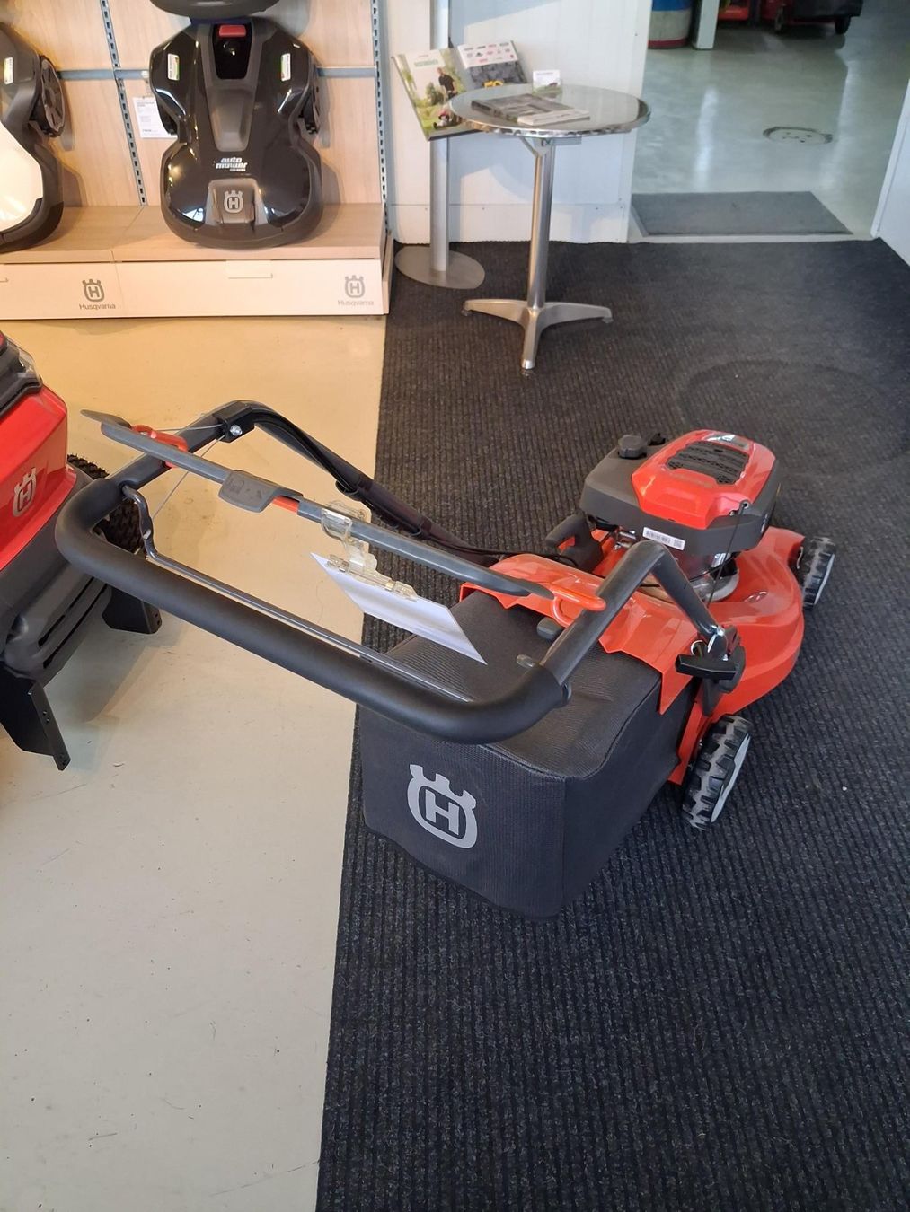 Husqvarna Tagliaerba: Husqvarna LC 247S NEU !!! – Nuovo (secondo la descrizione) da Hünikon venduto da kleigese 2