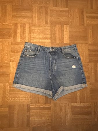 Coole Jeansshorts, Denim Shorts, Grösse 42, Top Zustand!