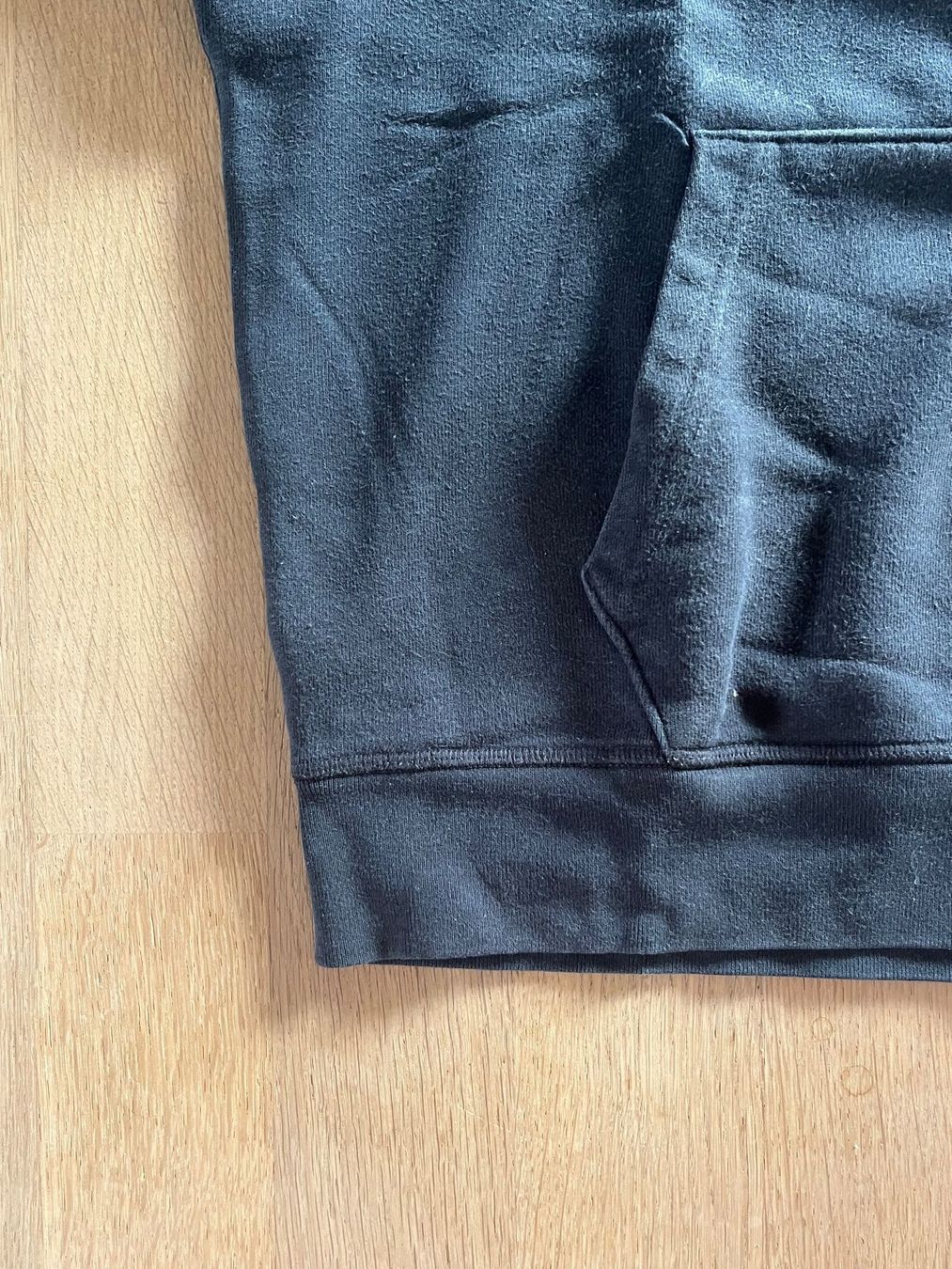 Levi's Maglioni & Felpe: Levi's Pullover schwarz – Usato da Laupen BE venduto da lee_ym6v 1