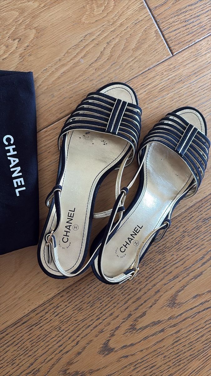 Chanel Damenschuhe: Sandales Chanel – Gebraucht aus Montreux von princessleia