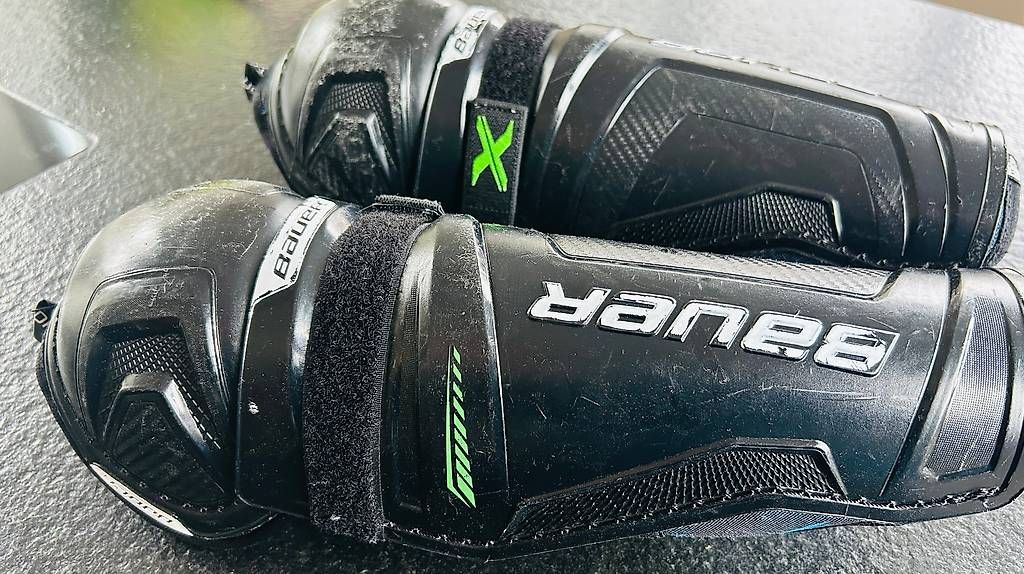 Bauer Protezioni & Imbottiture: Bauer Supreme Eishockey Schienbeinschutz – Usato da Bottighofen venduto da andreamail
