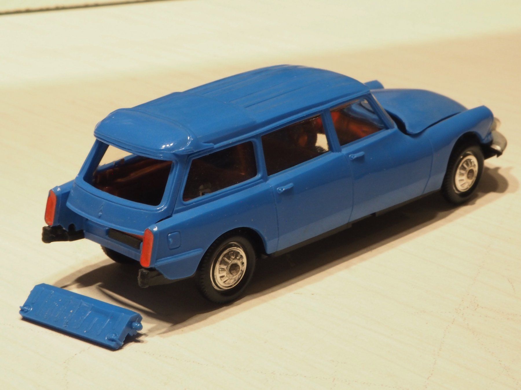 CIJ 1/43 – Boîte Vide Pour Citroën ID19 Break – Collection