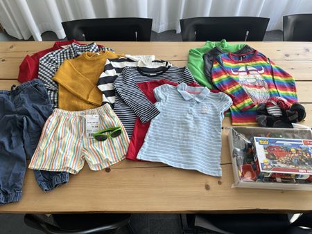 Kleidung 98/104 & Hose & Neopren & Badehose & Sonnenbrille