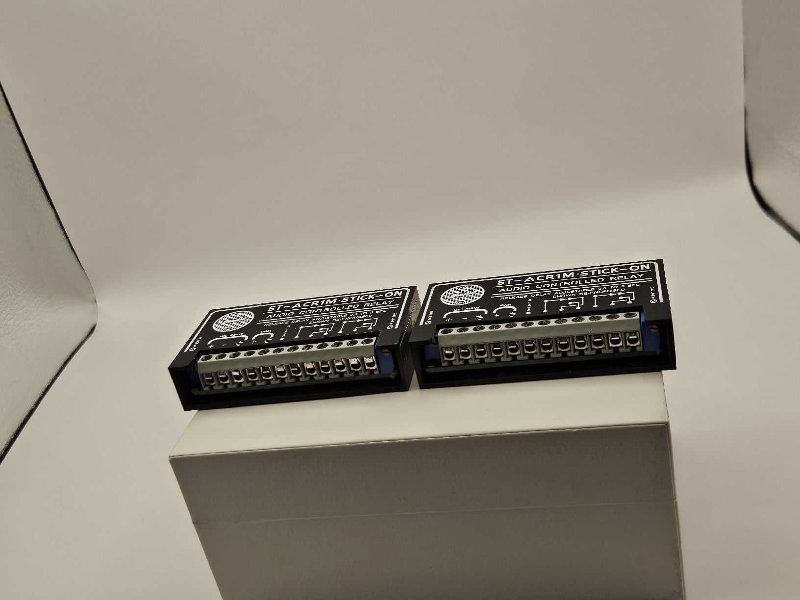 Componenti elettronici: ST-ACR1M STICK-ON AUDIO CONTROLLED RELAYS – Usato da Riazzino venduto da TicinoCarAudio