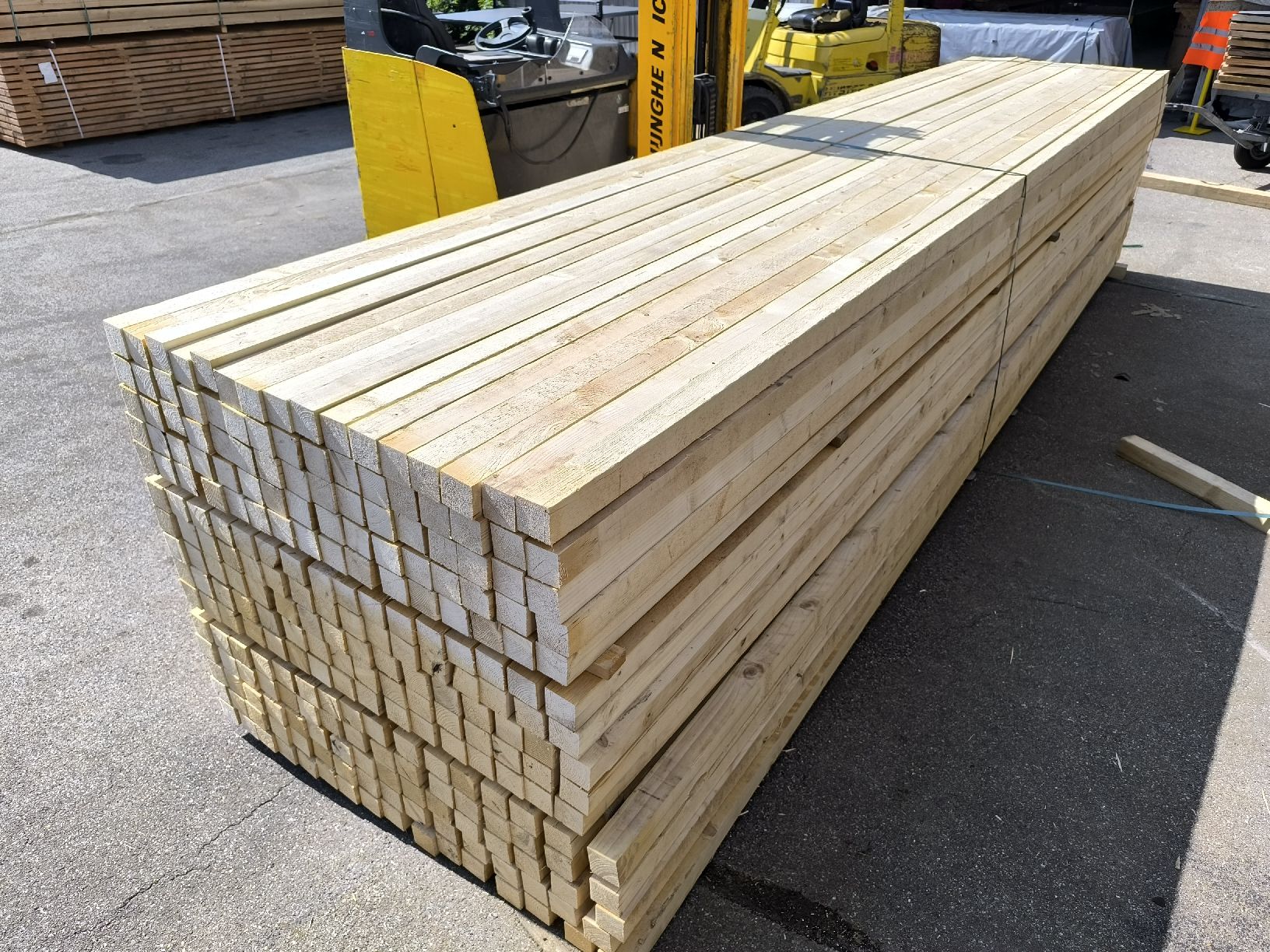 Articoli in legno: Dopellatten Konterlatten 60/60/3/5m – Usato da Basel venduto da e-swiss 1