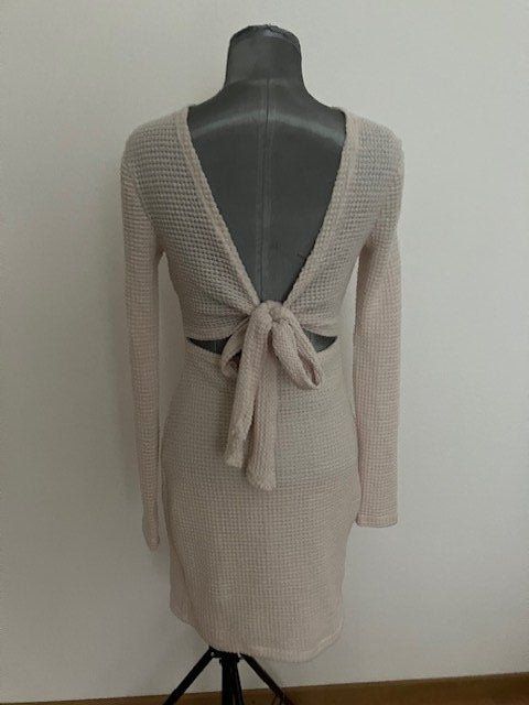 Kleider: Robe  beige dos nu, taille 38 – Gebraucht aus Marin-Epagnier von rchouchouu 1