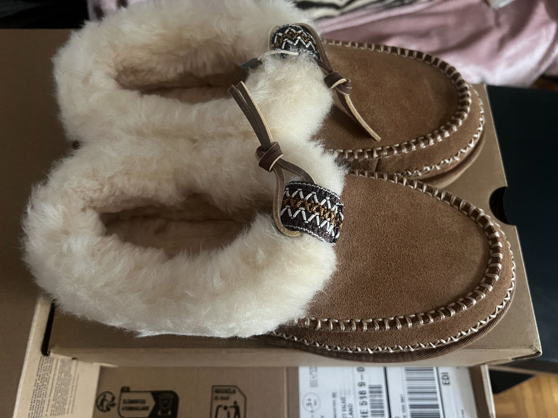 Ugg Damenschuhe: UGG Tasman Alpine 39 NEUVES – Neu und originalverpackt aus Monthey von Black-Cockatoo 3