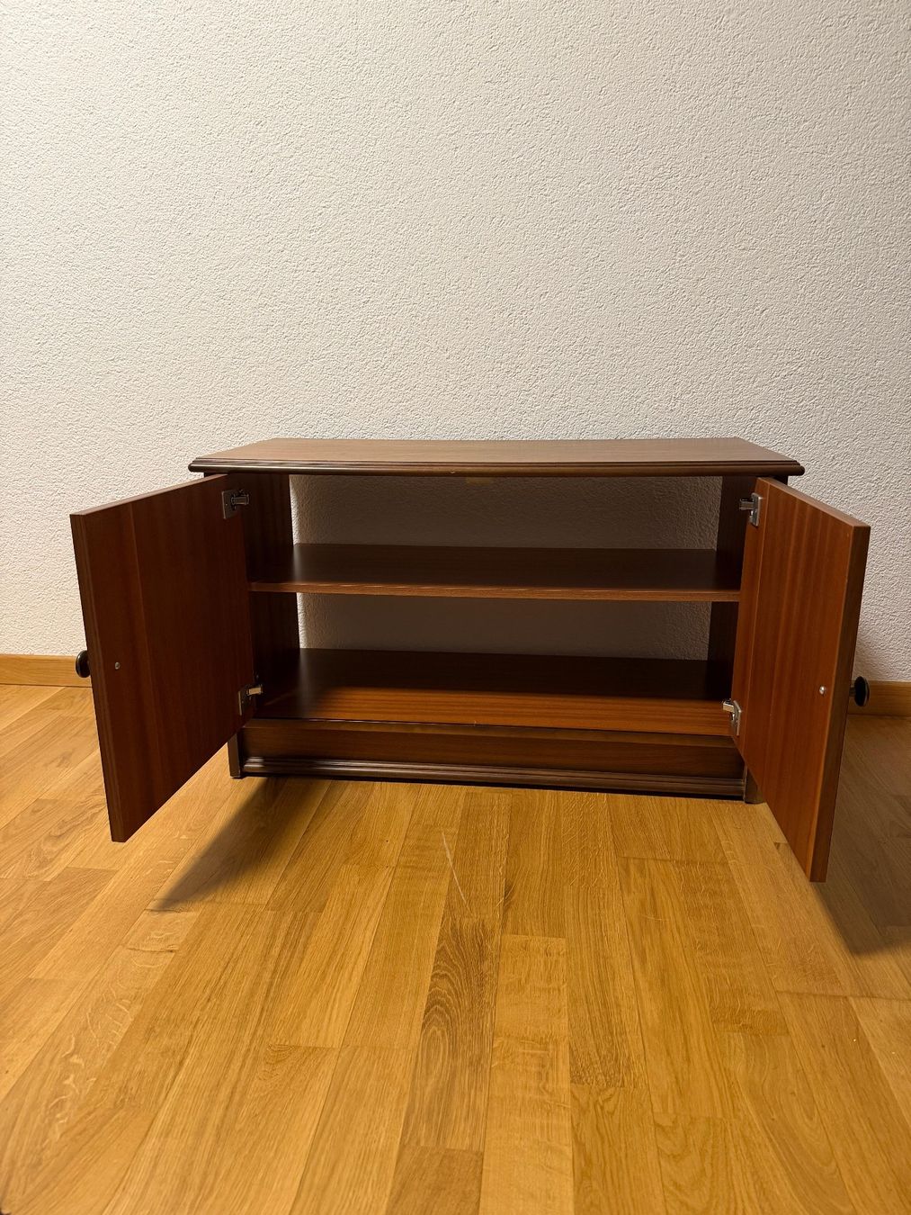 Commodes: Holzkommode – D'occasion à Unterseen par Froschmu 1