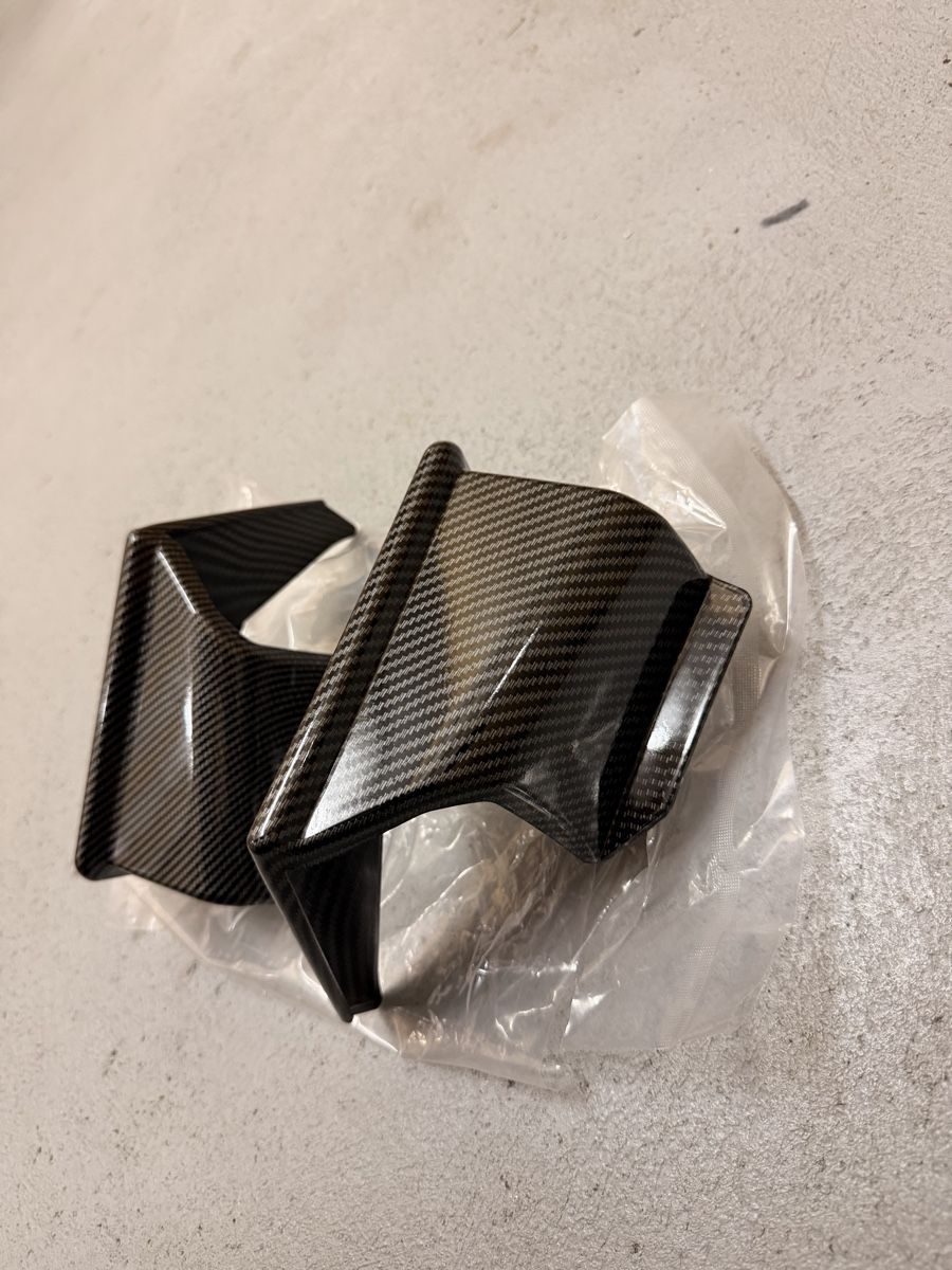 Tutti i ricambio per moto: Carbon Spoiler Set, universal, NEU! – Nuovo e nell'imballaggio originale da Muri AG venduto da GIRO777 1