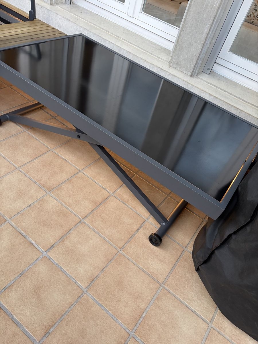 Tables: Verstellbarer Gartentisch / Loungetisch mit Rollen – D'occasion à Bachenbülach par N.Sonja