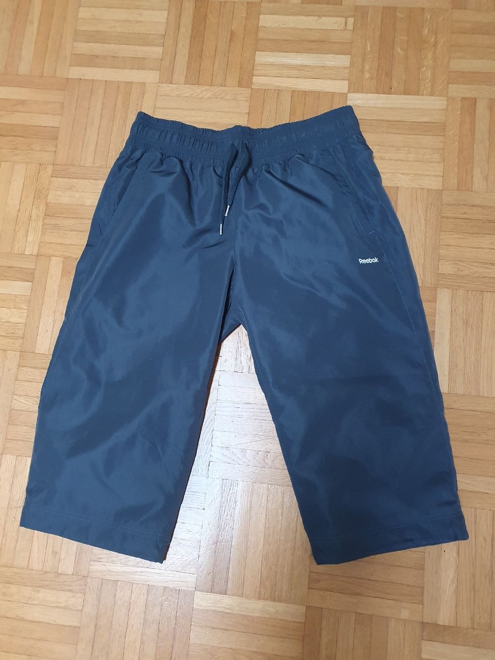 Reebok Pantaloni: Neue Reebok Shorts /Hosen – Nuovo (secondo la descrizione) da Wollerau venduto da chrampfer78
