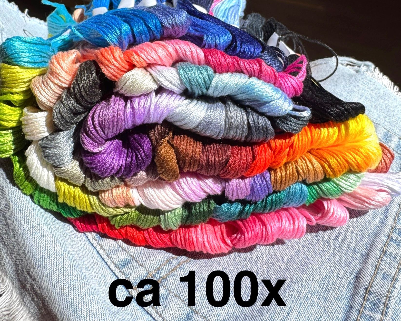 Kit bricolage: 100 x Garn Stickgarn Armbändeli Knüpfen – Nuovo e nell'imballaggio originale da Leuggern venduto da unico10