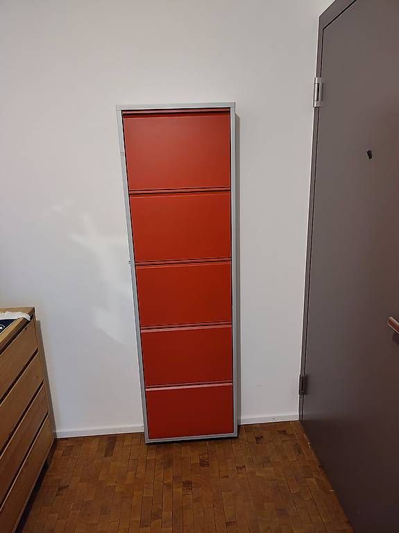 Schränke: Schuhschrank aus Metall – Gebraucht aus Pfäffikon ZH von Luwinho69