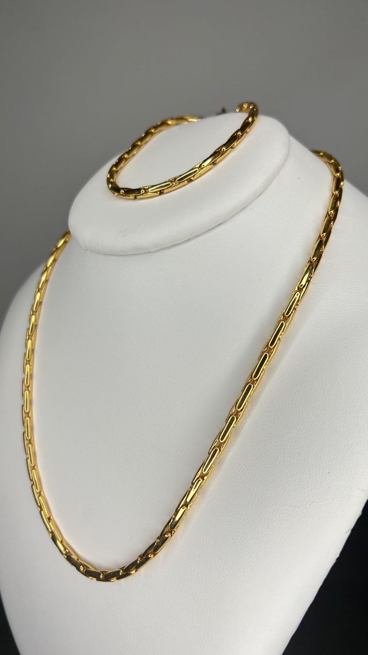 Altri gioielli: Set collier et bracelet en acier chromé Doré – Nuovo (secondo la descrizione) da Nyon venduto da stylevintage79