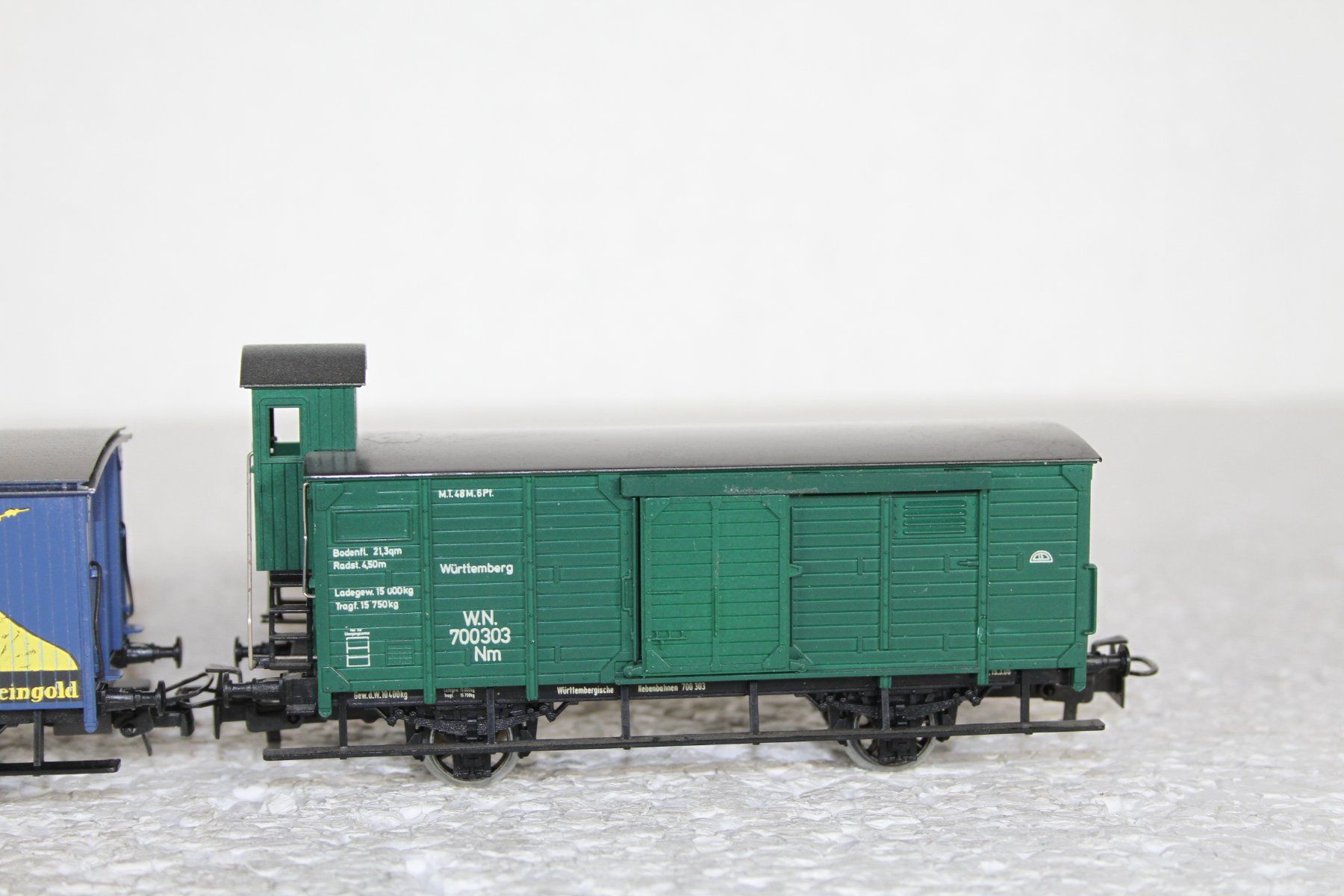 Märklin Modellini di ferrovie: Märklin 2 Güterwagen (2) – Usato da Triesen venduto da gleis8 2