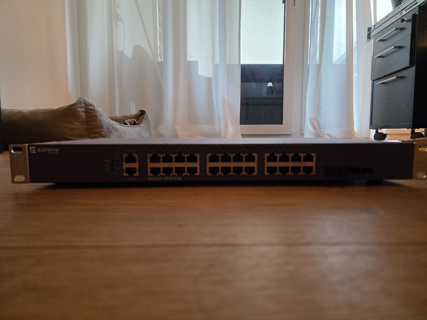 Hub & Switch: Extreme Networks Summit X430-24p Switch – Usato da Sevelen venduto da Mister.X 1